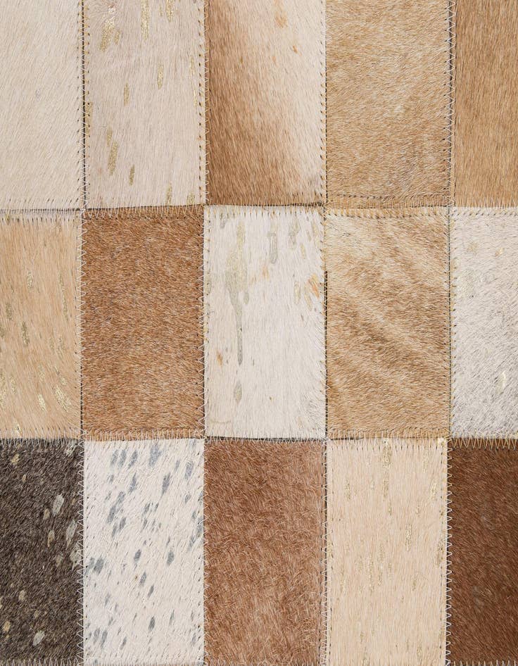 Detail image of 5' 1 x 8' Cowhide - Patchwork Rug