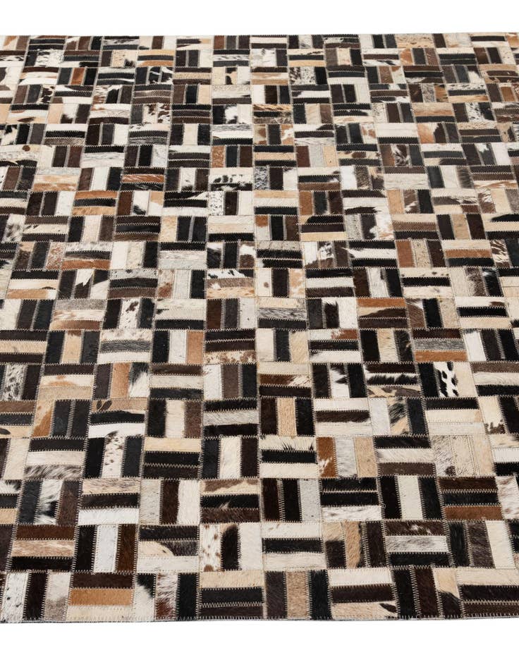 Detail image of 5' x 7' 11 Cowhide - Patchwork Rug
