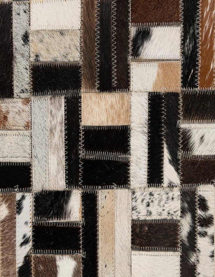 Detail image of 5' x 7' 11 Cowhide - Patchwork Rug
