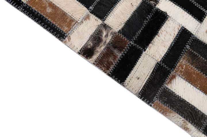 5' 1 x 8' Cowhide - Patchwork Rug