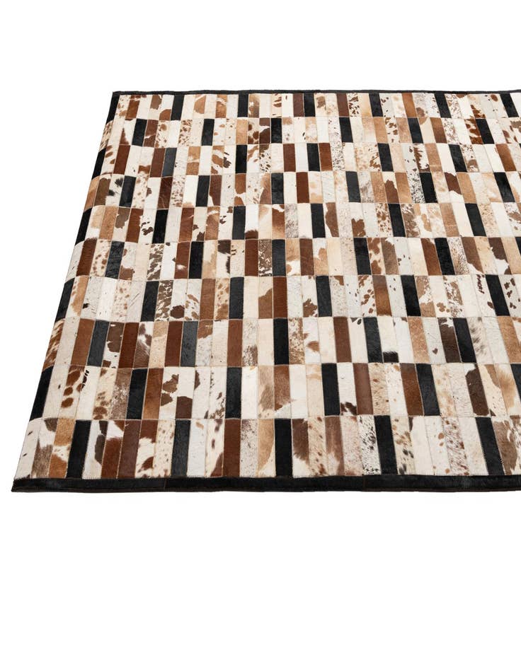 Detail image of 5' 1 x 7' 11 Cowhide - Patchwork Rug