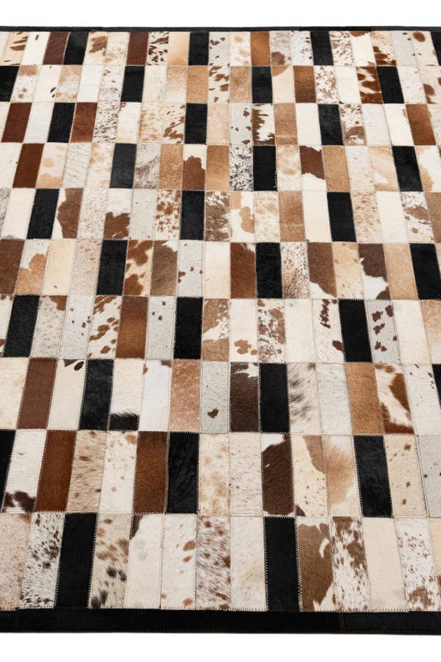 Detail image of 5' 1 x 7' 11 Cowhide - Patchwork Rug