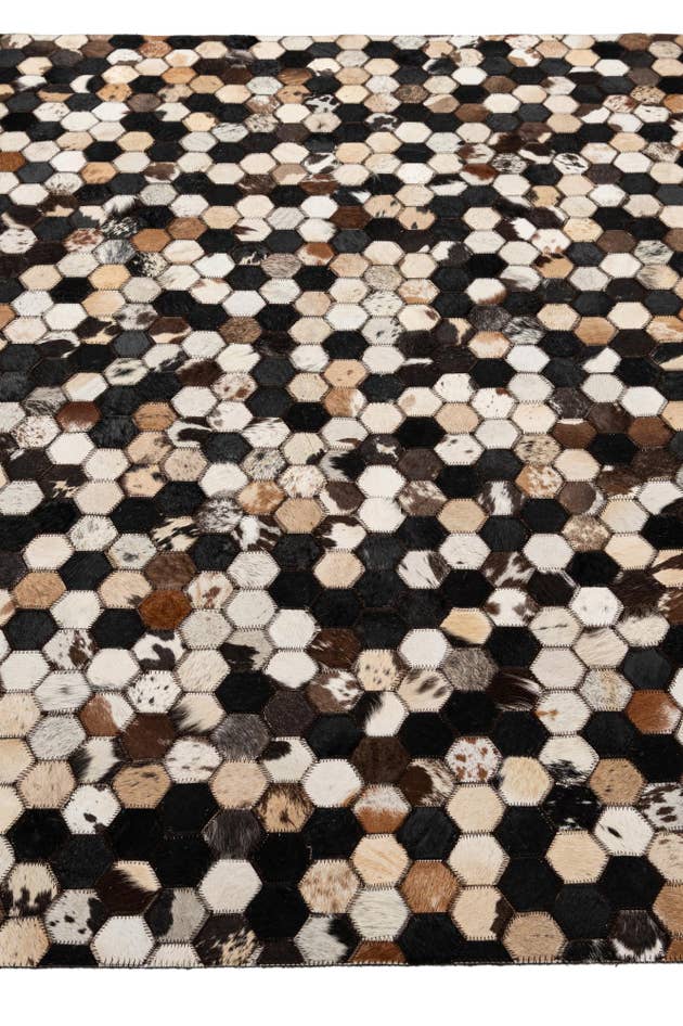 Detail image of 5' 1 x 8' Cowhide - Patchwork Rug
