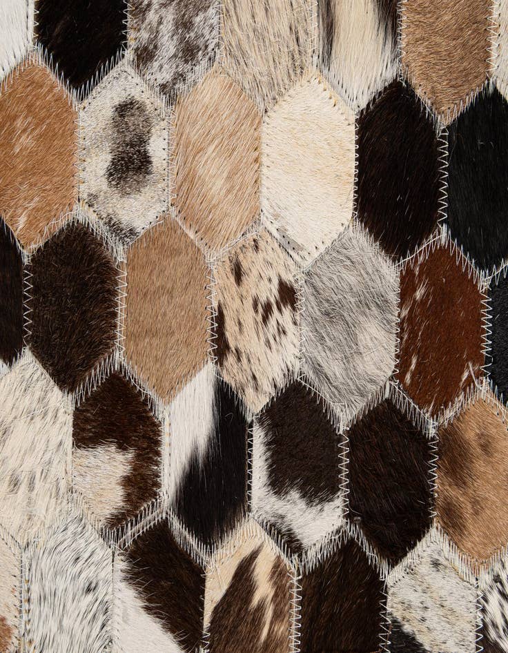 Detail image of 5' x 7' 10 Cowhide - Patchwork Rug