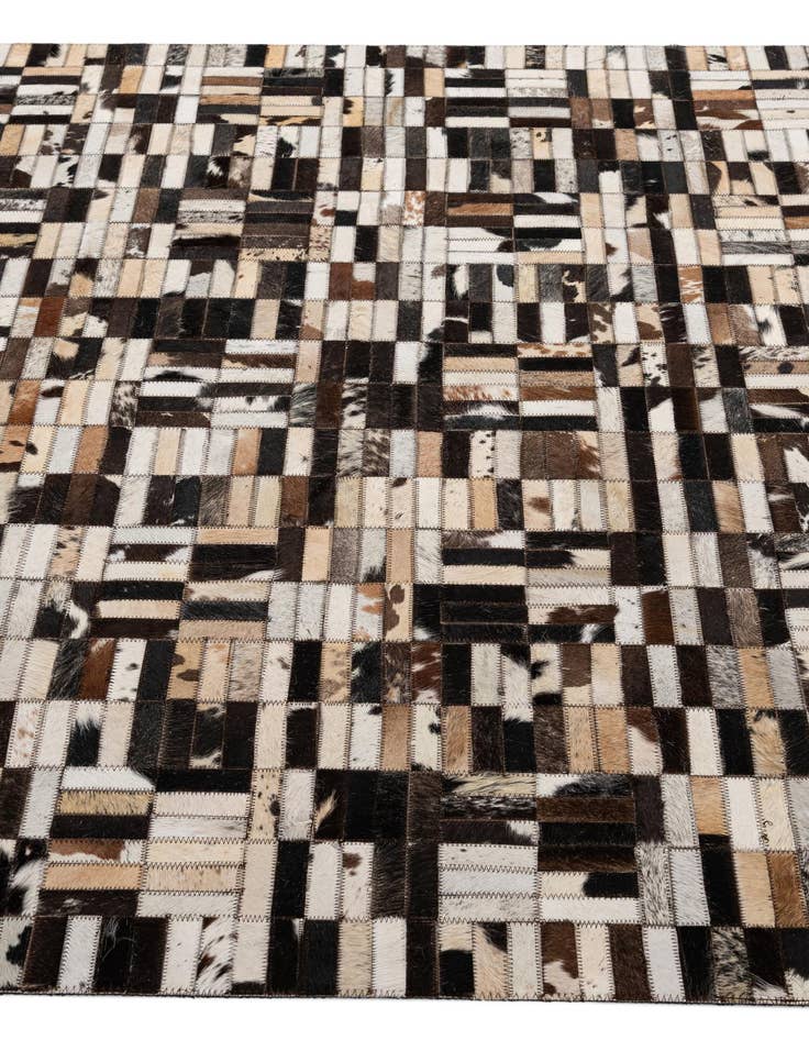 Detail image of 5' x 7' 10 Cowhide - Patchwork Rug