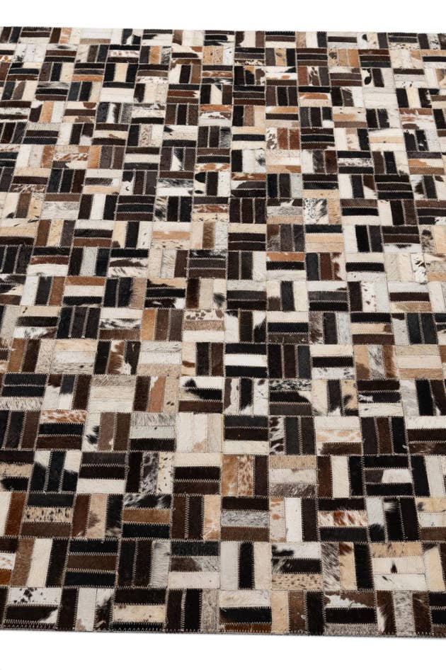 Detail image of 5' x 7' 11 Cowhide - Patchwork Rug