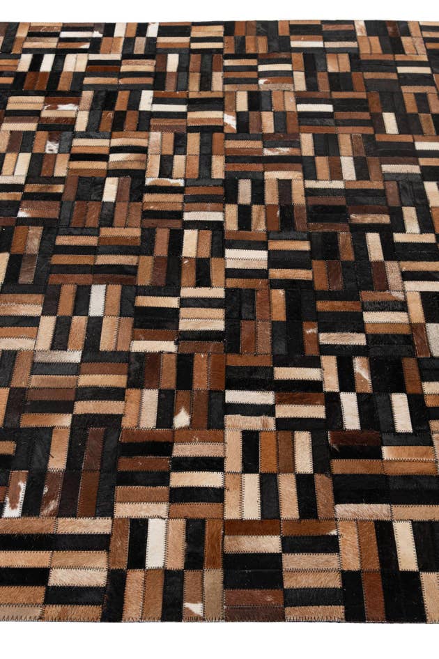 Detail image of 5' x 7' 11 Cowhide - Patchwork Rug