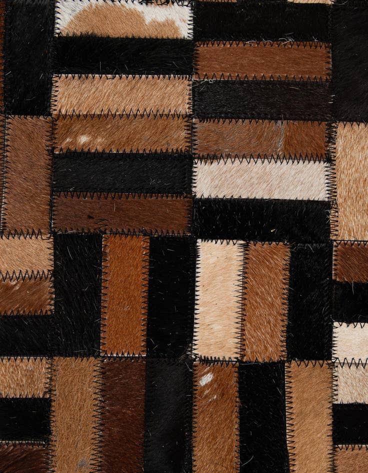 Detail image of 5' x 7' 11 Cowhide - Patchwork Rug