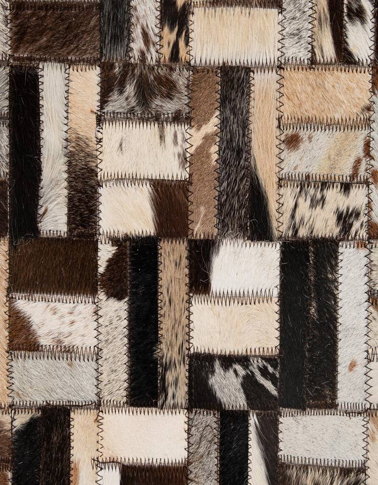 Detail image of 5' x 7' 11 Cowhide - Patchwork Rug