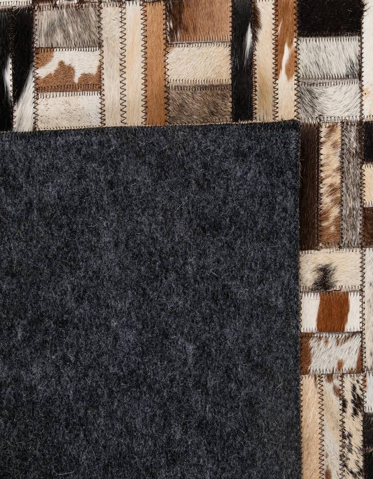 Detail image of 5' x 7' 11 Cowhide - Patchwork Rug
