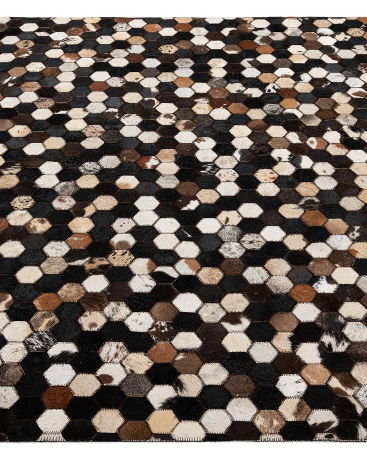 Detail image of 5' 1 x 7' 11 Cowhide - Patchwork Rug