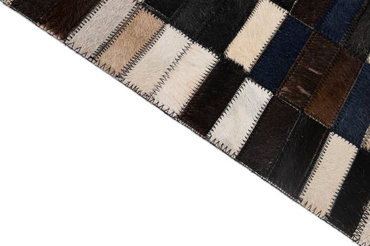 Detail image of 5' x 7' 11 Cowhide - Patchwork Rug