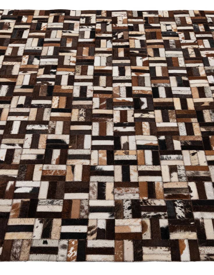 Detail image of 5' x 7' 10 Cowhide - Patchwork Rug