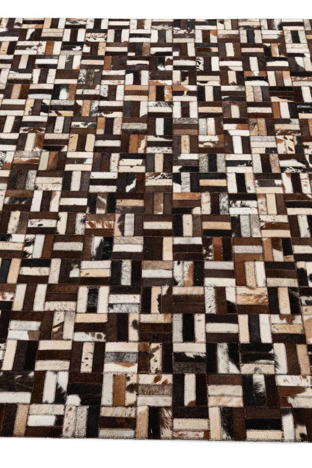 Detail image of 5' x 7' 10 Cowhide - Patchwork Rug