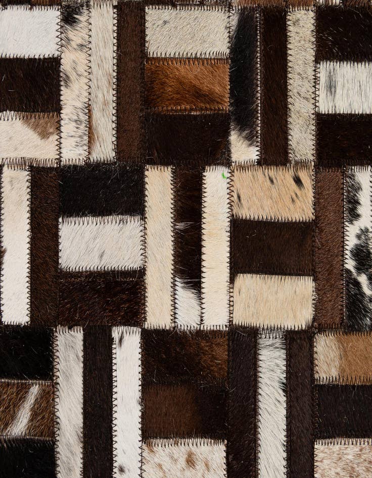 Detail image of 5' x 7' 10 Cowhide - Patchwork Rug
