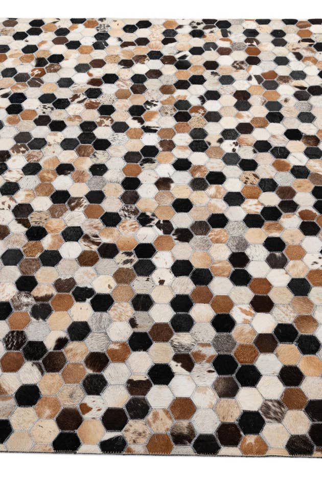Detail image of 5' 1 x 8' Cowhide - Patchwork Rug