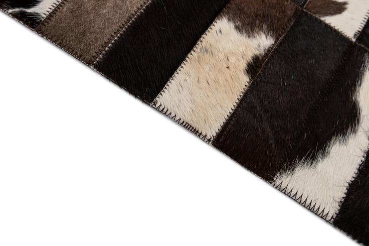 Detail image of 4' 11 x 8' Cowhide - Patchwork Rug