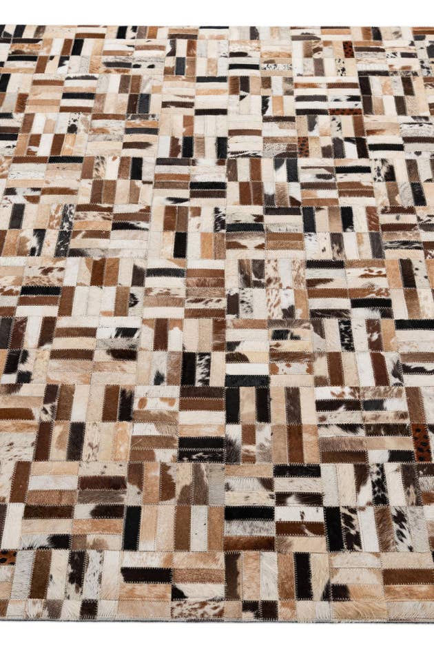 Detail image of 5' 1 x 8' Cowhide - Patchwork Rug
