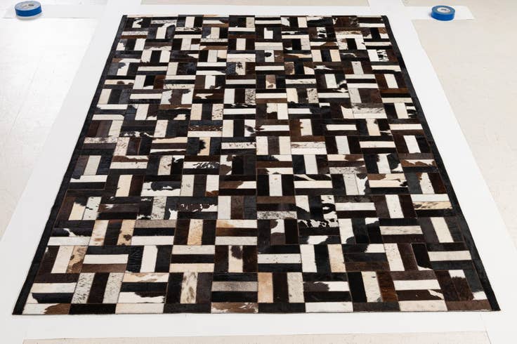 Detail image of 5' 1 x 7' 11 Cowhide - Patchwork Rug