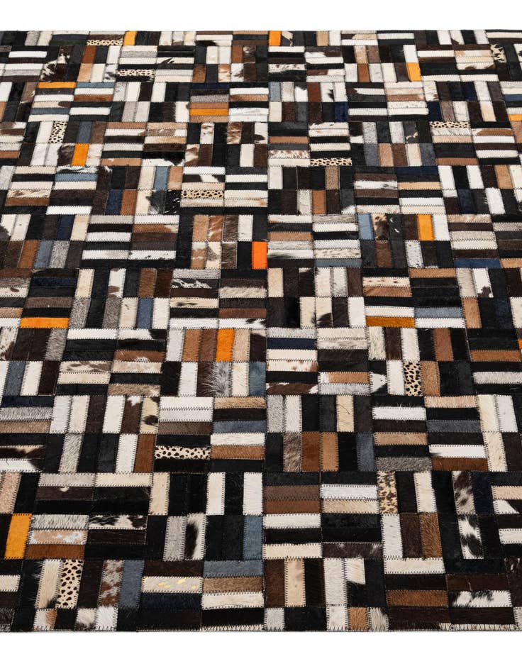 Detail image of 5' 1 x 8' Cowhide - Patchwork Rug