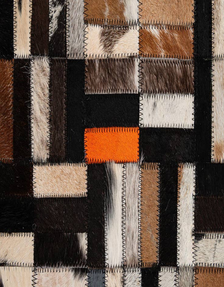 Detail image of 5' 1 x 8' Cowhide - Patchwork Rug