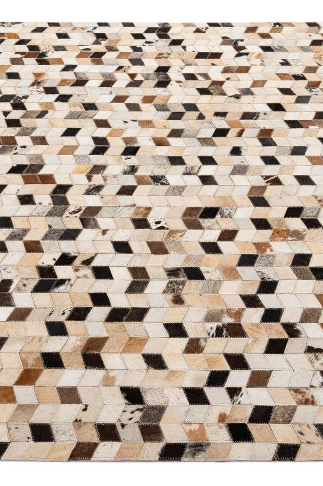 Detail image of 5' x 7' 11 Cowhide - Patchwork Rug