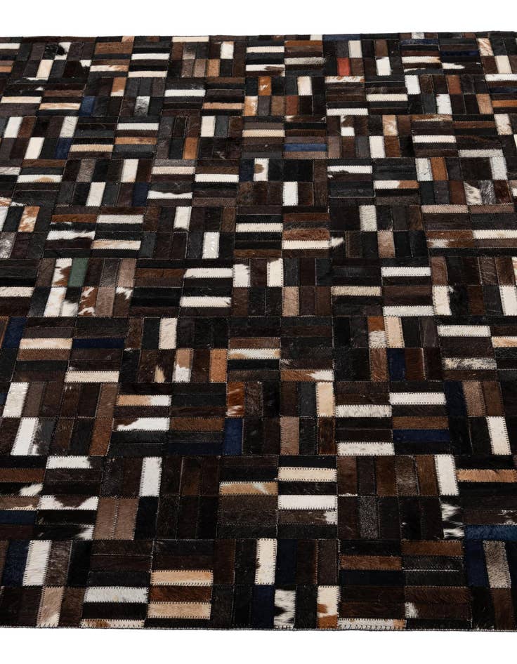 Detail image of 5' 1 x 8' Cowhide - Patchwork Rug