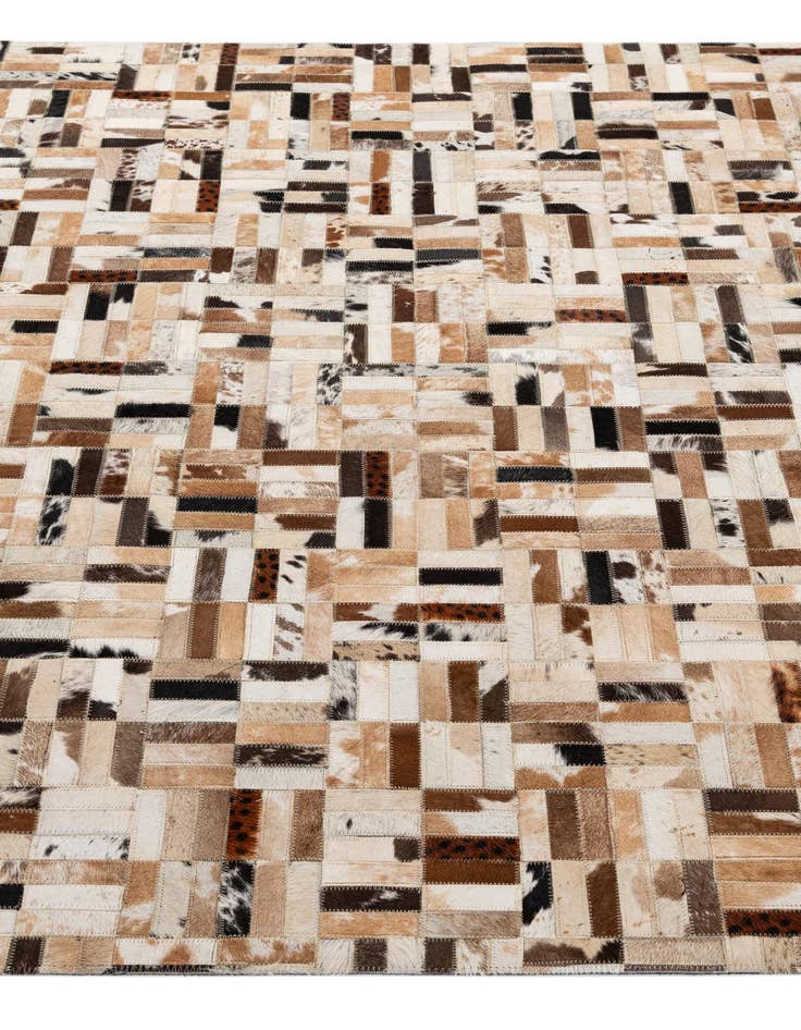 Detail image of 5' 1 x 7' 11 Cowhide - Patchwork Rug