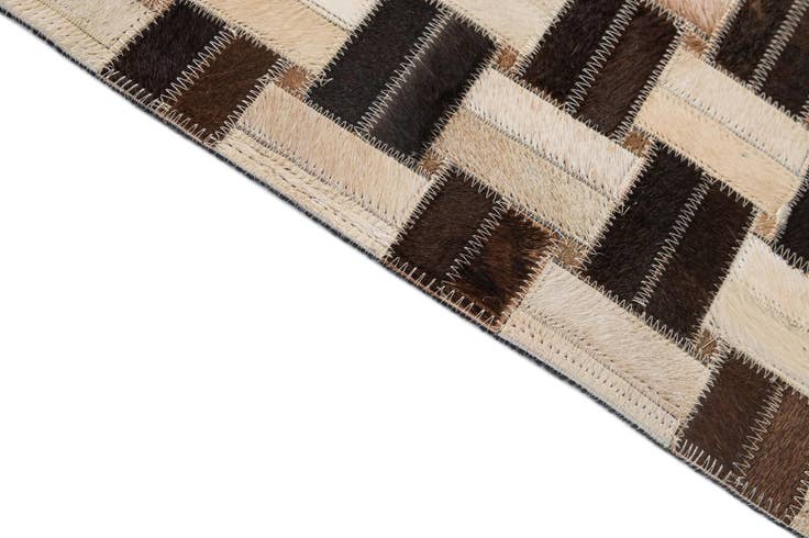 Detail image of 5' x 7' 9 Cowhide - Patchwork Rug