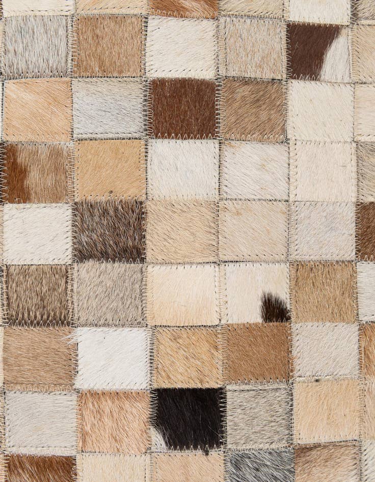 Detail image of 5' x 7' 11 Cowhide - Patchwork Rug