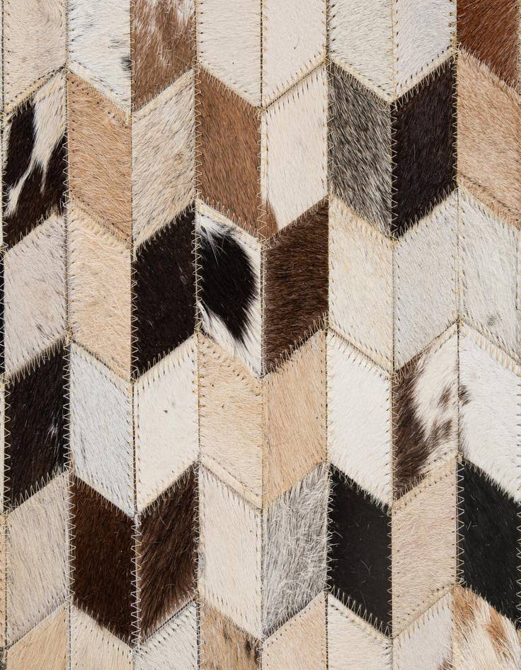 Detail image of 5' x 7' 11 Cowhide - Patchwork Rug