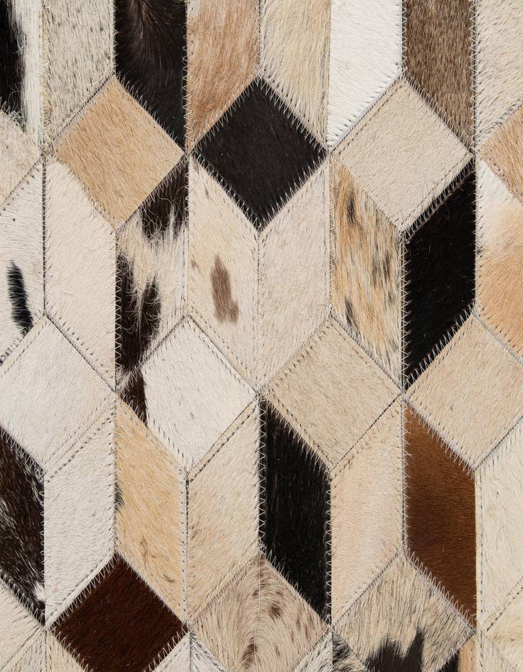 Detail image of 5' 1 x 7' 11 Cowhide - Patchwork Rug