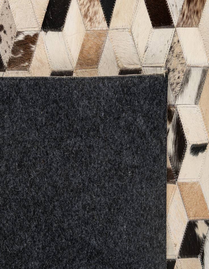 Detail image of 5' 1 x 7' 11 Cowhide - Patchwork Rug