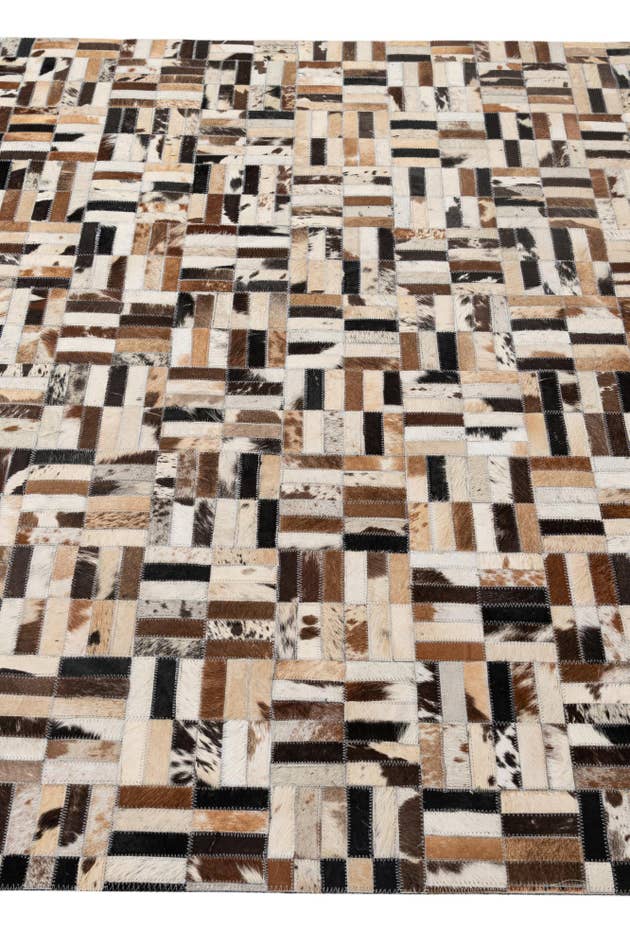 Detail image of 5' 1 x 8' Cowhide - Patchwork Rug