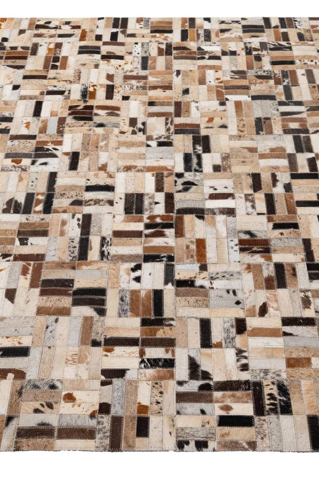 Detail image of 5' x 7' 11 Cowhide - Patchwork Rug