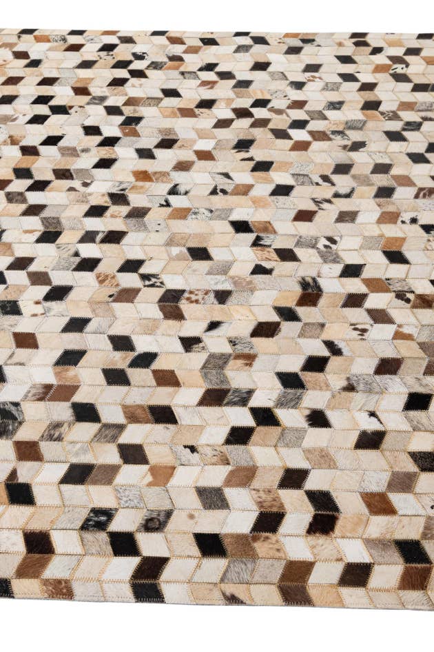 Detail image of 5' x 7' 11 Cowhide - Patchwork Rug