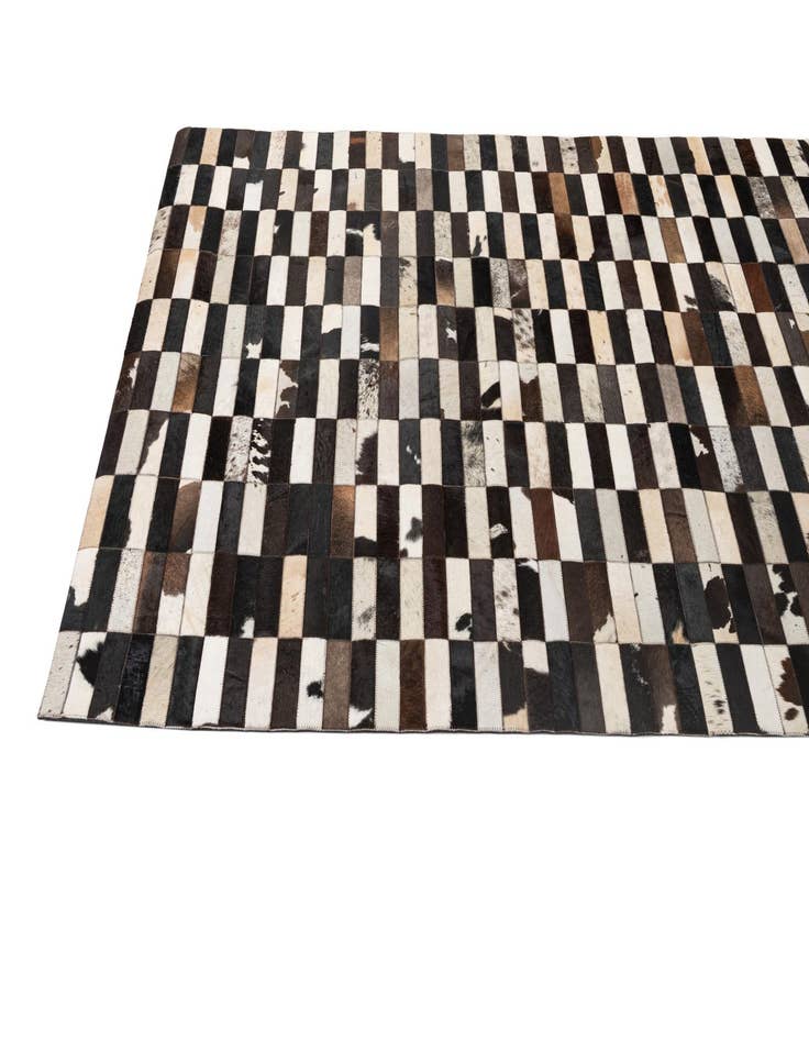 Detail image of 5' x 8' 1 Cowhide - Patchwork Rug