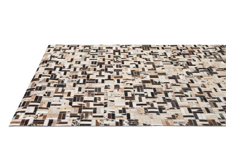 Detail image of 5' 1 x 8' Cowhide - Patchwork Rug
