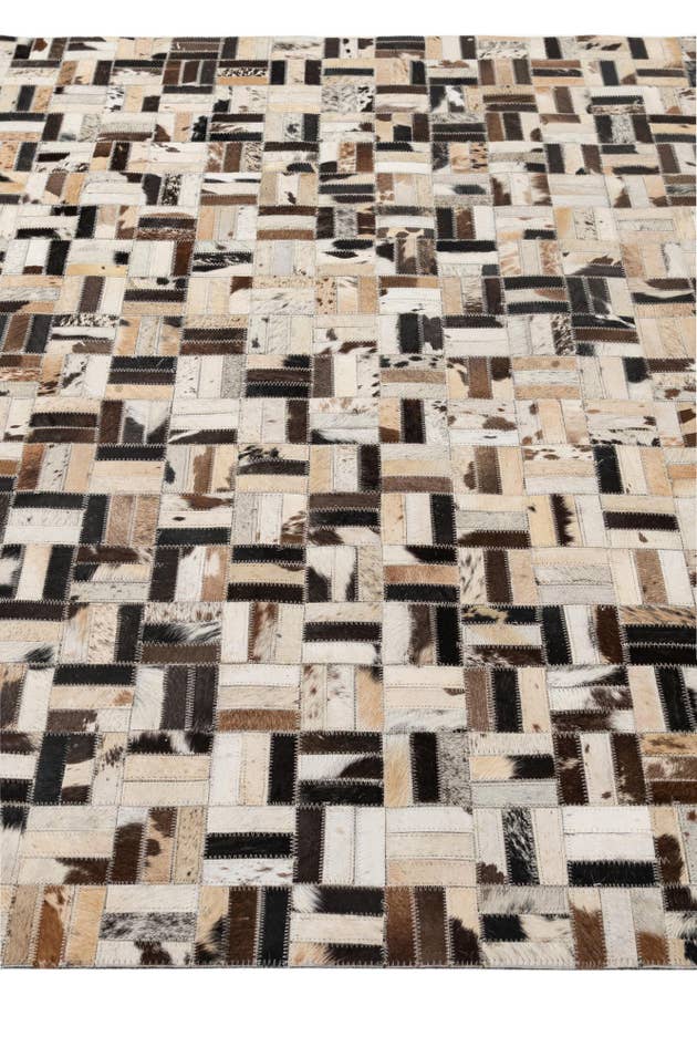 Detail image of 5' 1 x 8' Cowhide - Patchwork Rug