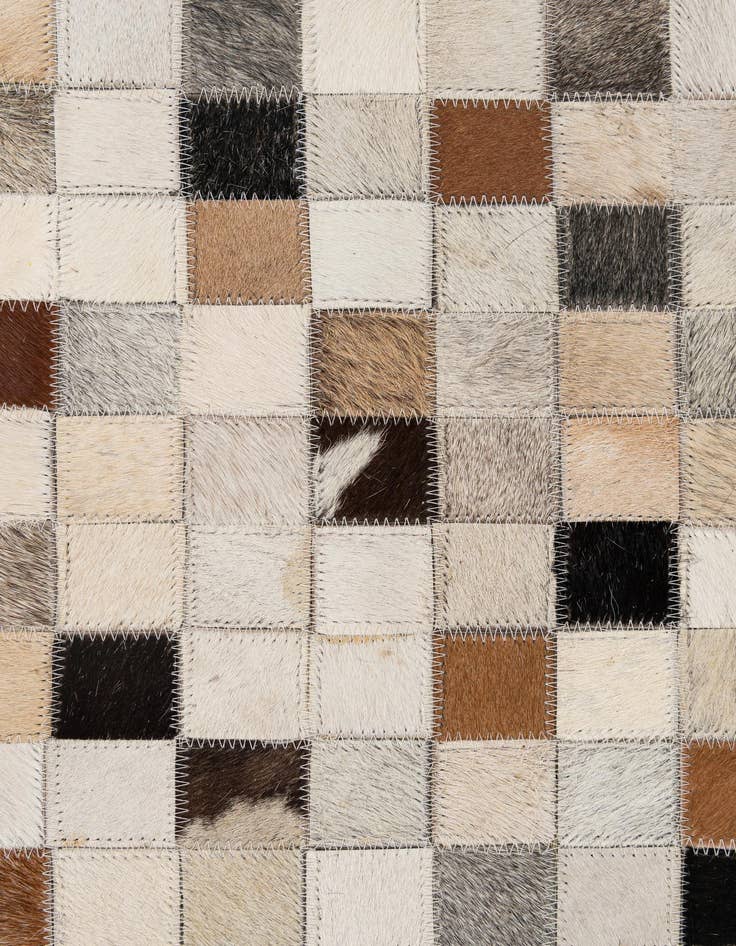 Detail image of 5' 1 x 7' 11 Cowhide - Patchwork Rug