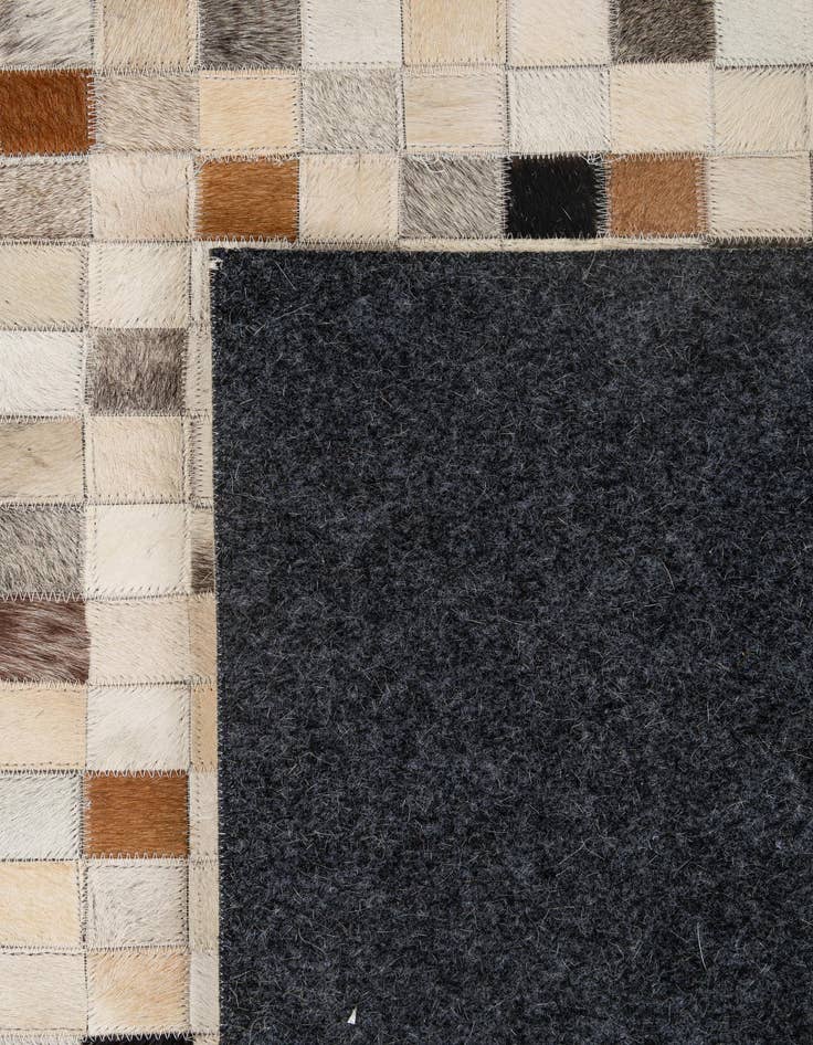 Detail image of 5' 1 x 7' 11 Cowhide - Patchwork Rug