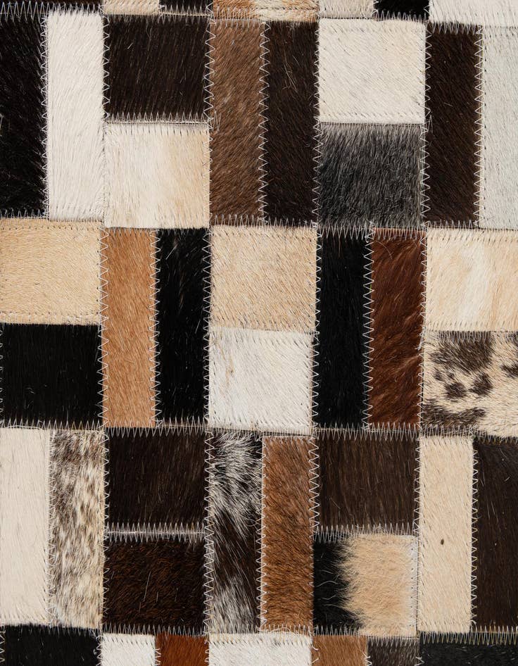 Detail image of 5' x 7' 11 Cowhide - Patchwork Rug