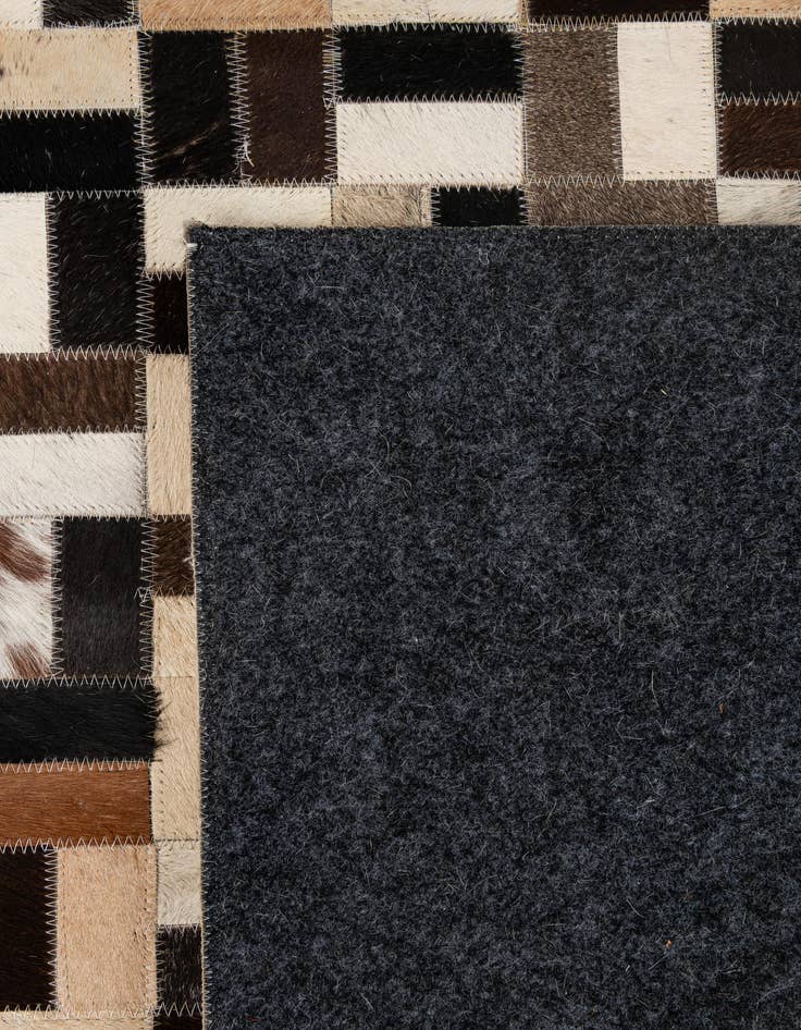Detail image of 5' x 7' 11 Cowhide - Patchwork Rug