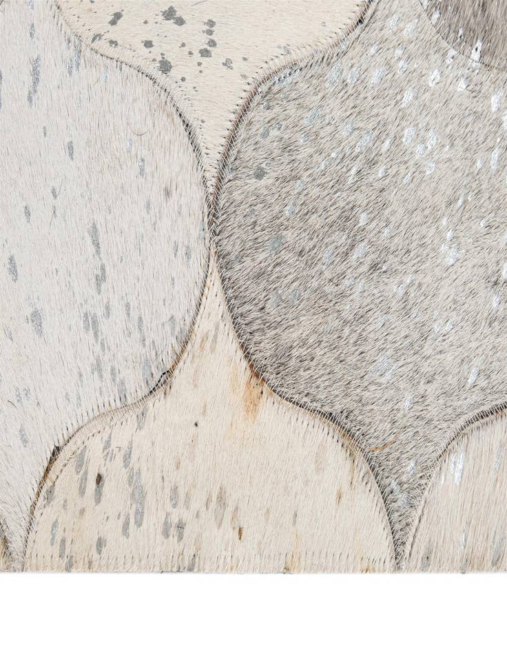 Detail image of 5' x 8' 3 Cowhide - Patchwork Rug