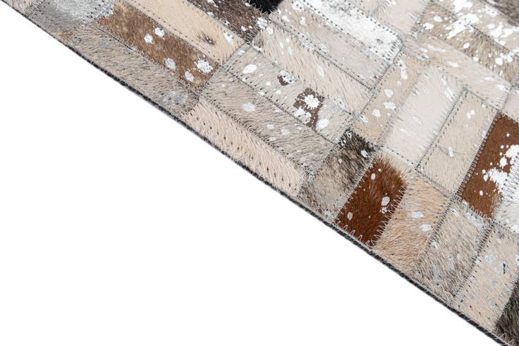 Detail image of 5' 1 x 7' 11 Cowhide - Patchwork Rug