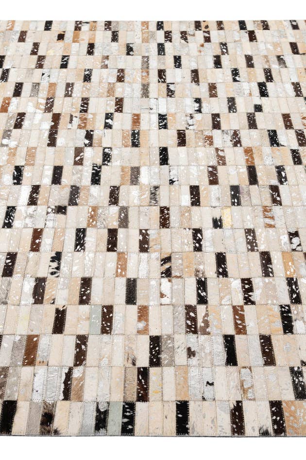 Detail image of 5' x 7' 11 Cowhide - Patchwork Rug