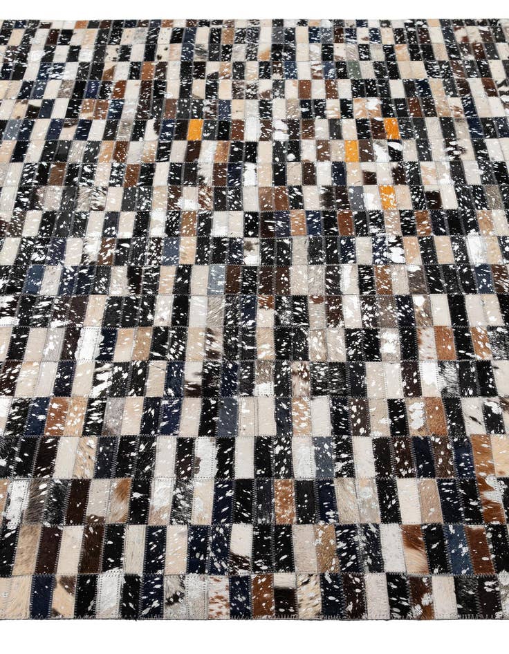 Detail image of 5' 1 x 8' Cowhide - Patchwork Rug