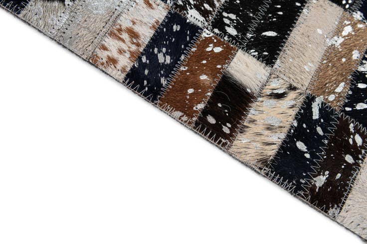 Detail image of 5' 1 x 8' Cowhide - Patchwork Rug
