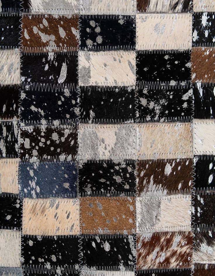 Detail image of 5' 1 x 8' Cowhide - Patchwork Rug