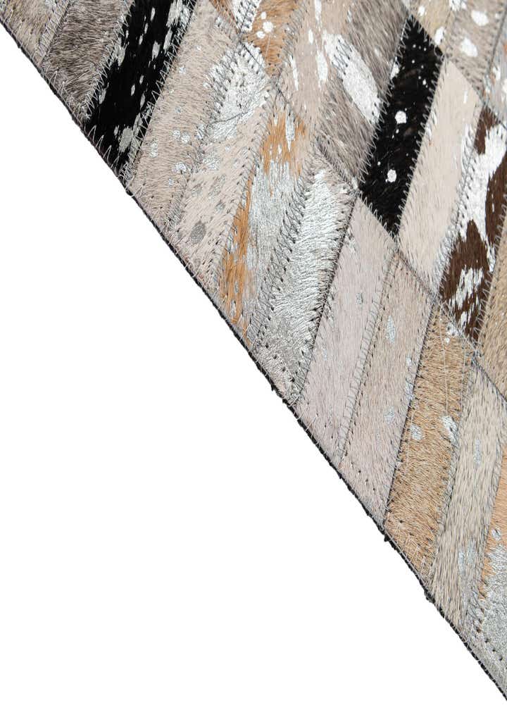 5' 1 x 8' Cowhide - Patchwork Rug